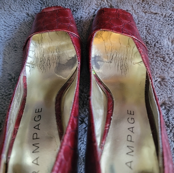 Rampage Mystic Wine Faux Alligator Heels, size 8M - Picture 11 of 12